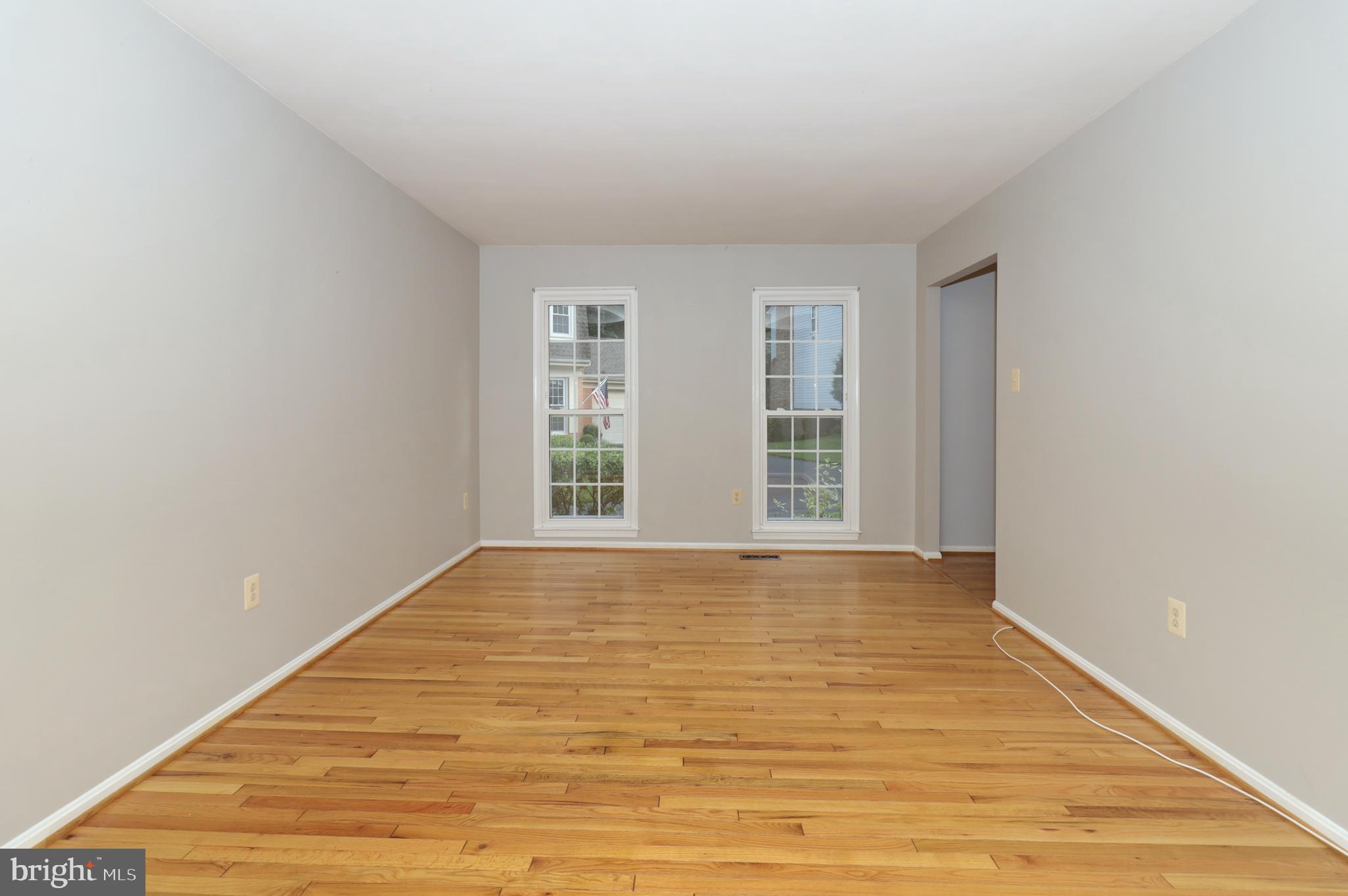 9925 Natick Road Burke, VA 22015 - Photo 18 of 66 Living Room