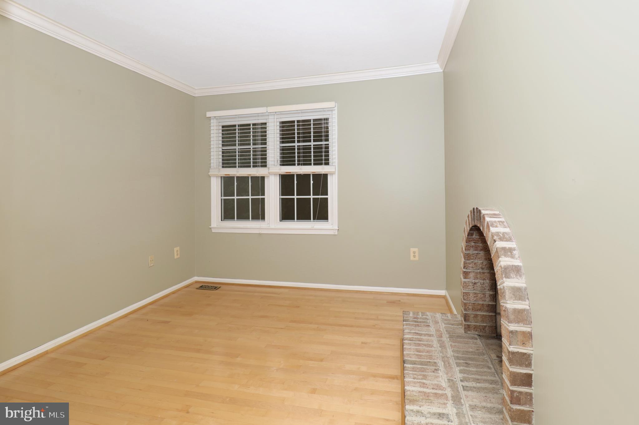 9925 Natick Road Burke, VA 22015 - Photo 24 of 66 Sitting room off master bedroom