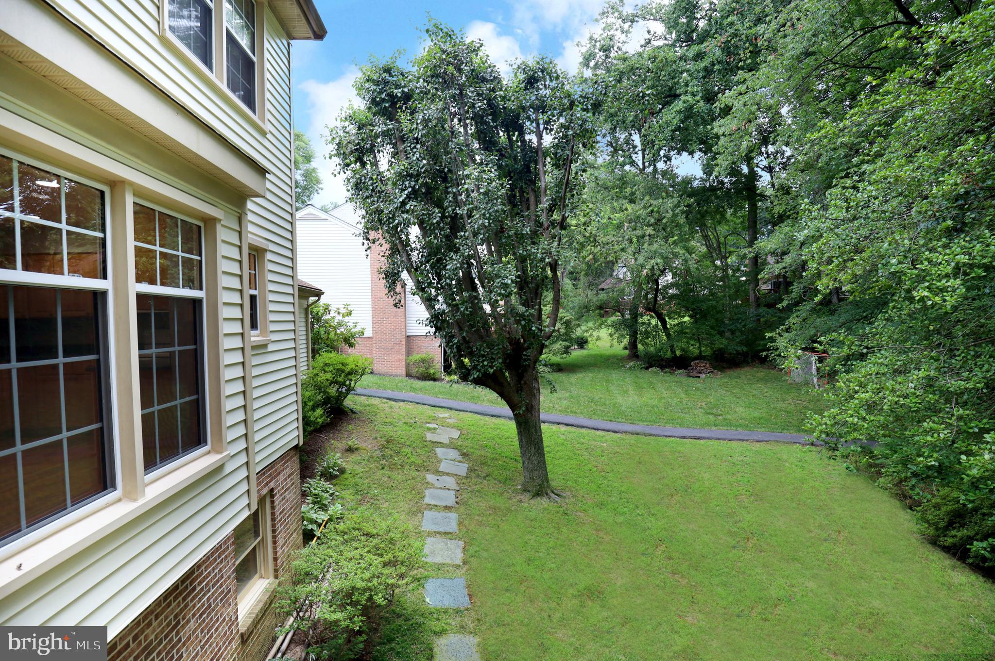 9925 Natick Road Burke, VA 22015 - Photo 55 of 66 side of house and yard