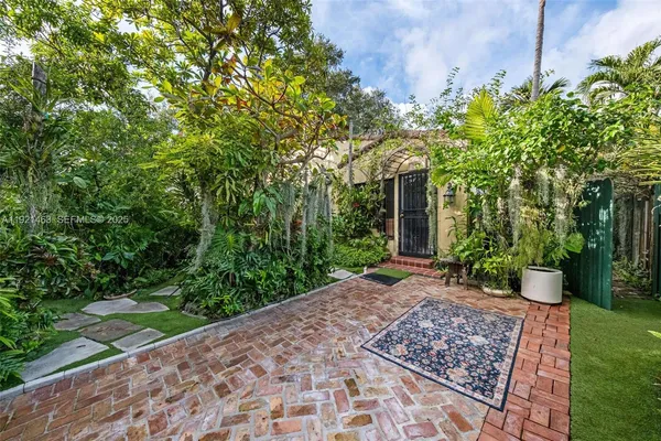$1,270,000 | 37 Northeast 44th Street, Miami, FL 33137
