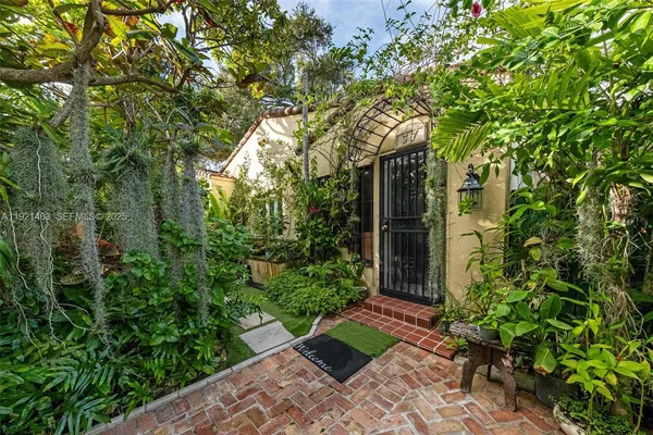 $1,270,000 | 37 Northeast 44th Street, Miami, FL 33137