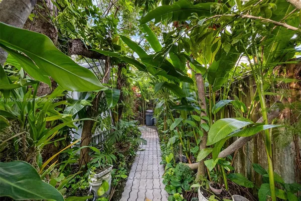 $1,270,000 | 37 Northeast 44th Street, Miami, FL 33137