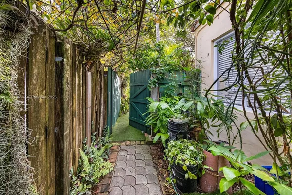 $1,270,000 | 37 Northeast 44th Street, Miami, FL 33137