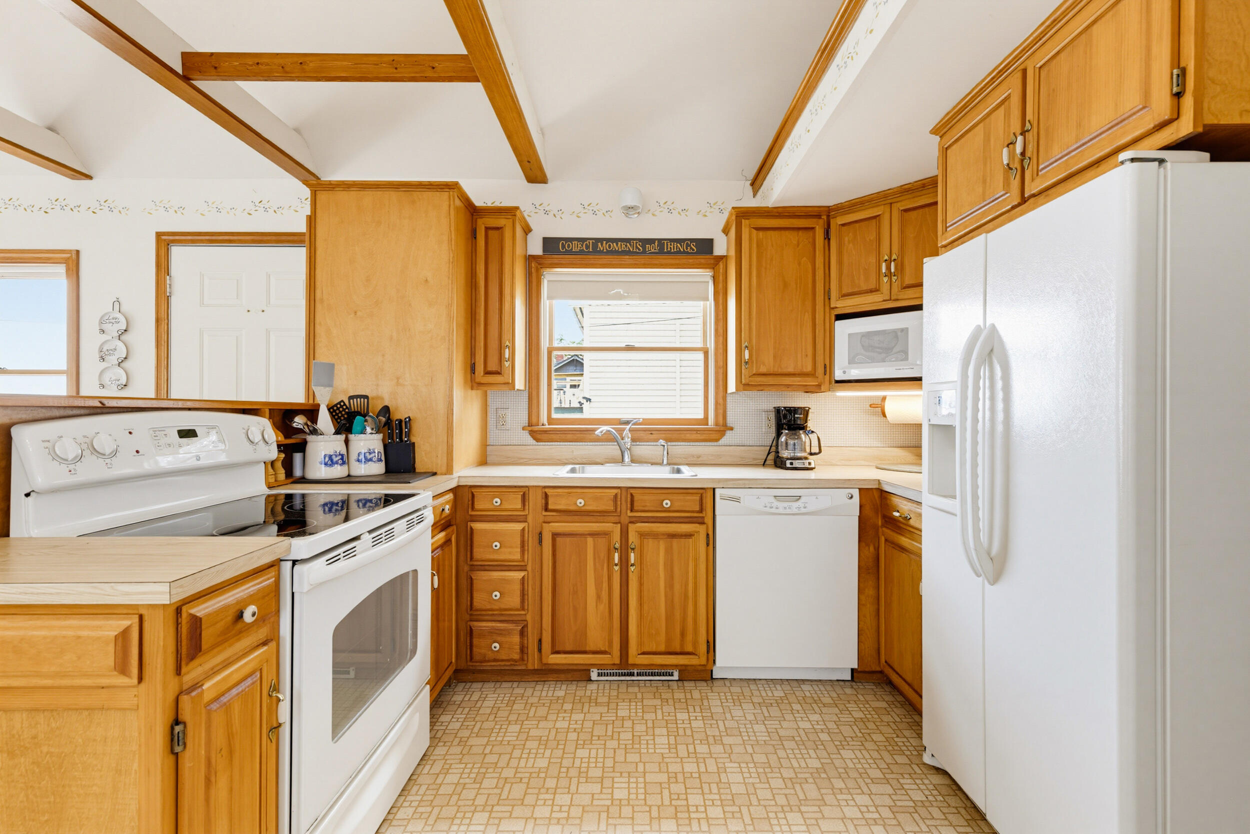60 Wards Cove Road Standish, ME 04084 - Photo 12 of 44 Full Kitchen