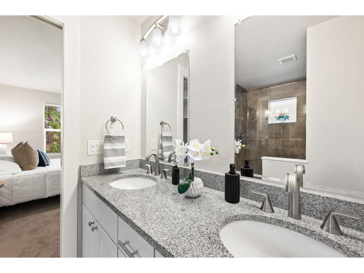 812 East Baseline Road, Unit B Lafayette, CO 80026 - Photo 21 of 44 Attached Primary Bathroom