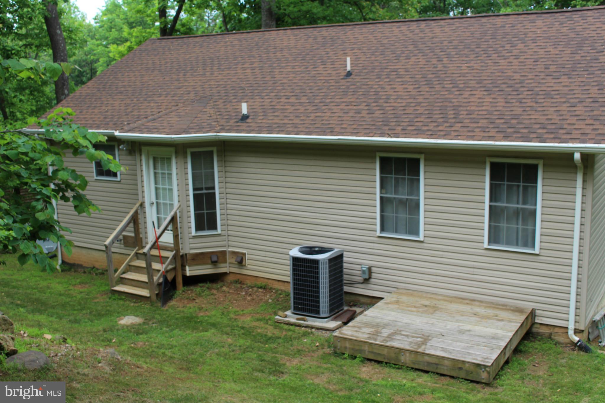 581 High Top Road Linden, VA 22642 - Photo 24 of 27 Exterior (Rear)