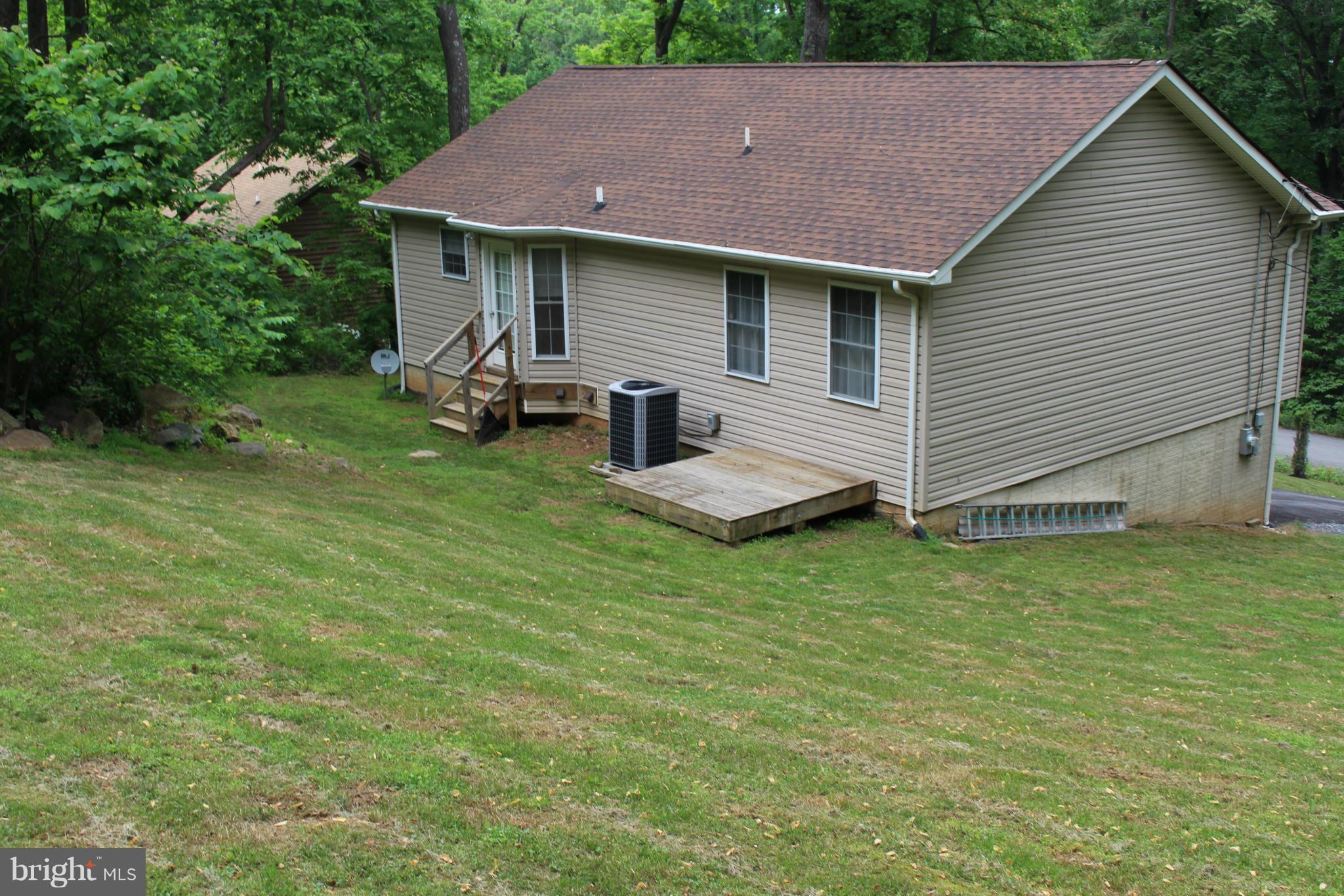581 High Top Road Linden, VA 22642 - Photo 25 of 27 Exterior (Rear)