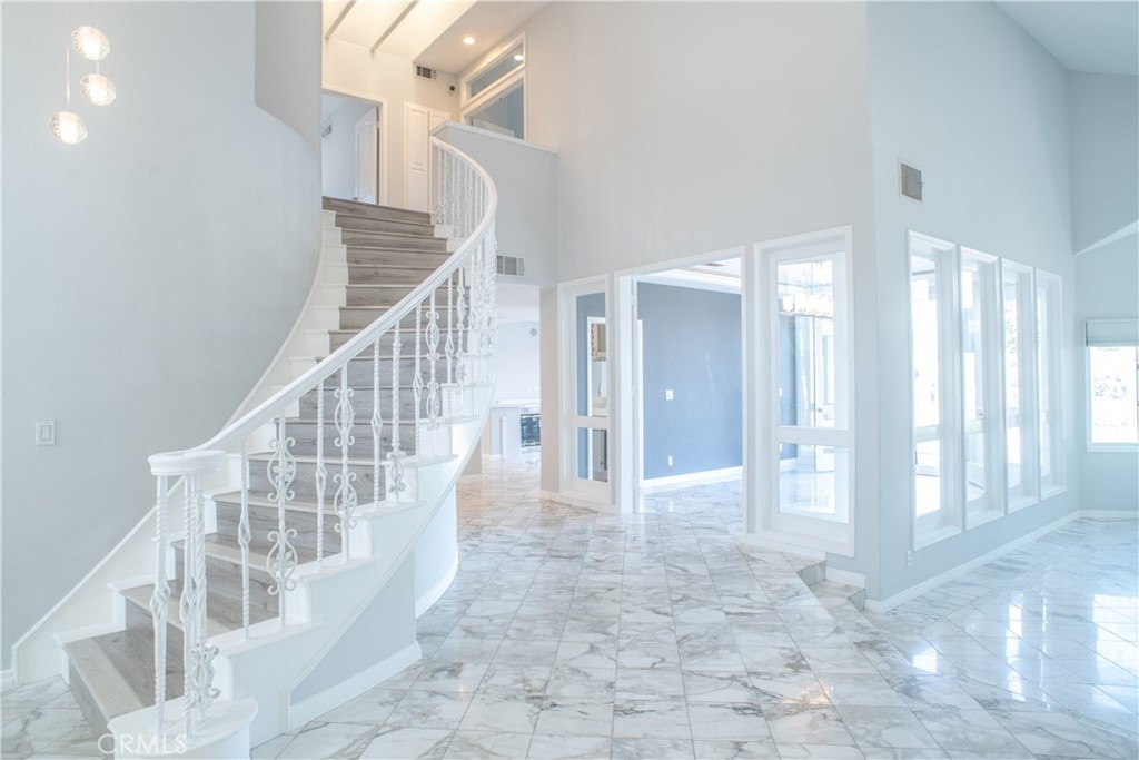 24825 Alexandra Court Calabasas, CA 91302 - Photo 5 of 45