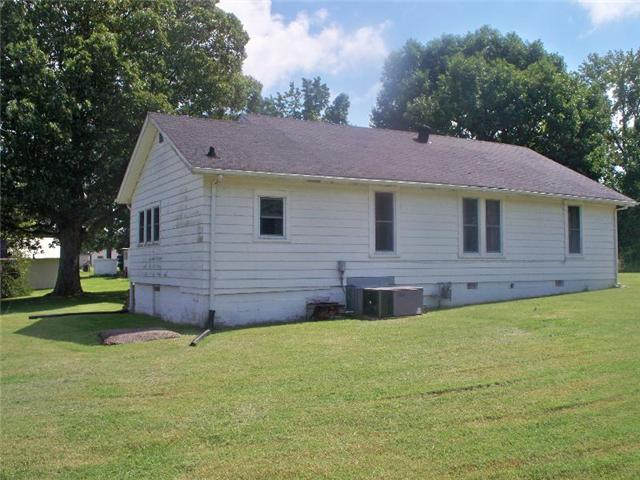 809 Pond Road Dickson, TN 37055 - Photo 2 of 20 Gallery Image 2