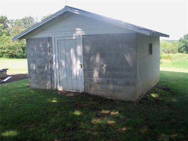 809 Pond Road Dickson, TN 37055 - Photo 4 of 20 Gallery Image 4