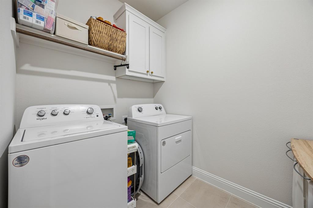 425 Breeds Hl Road Little Elm, TX 75068 - Photo 28 of 38 a utility room with dryer and washer