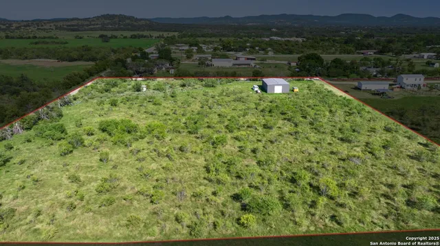 $195,000 | 299 River View Drive, Utopia, TX 78884