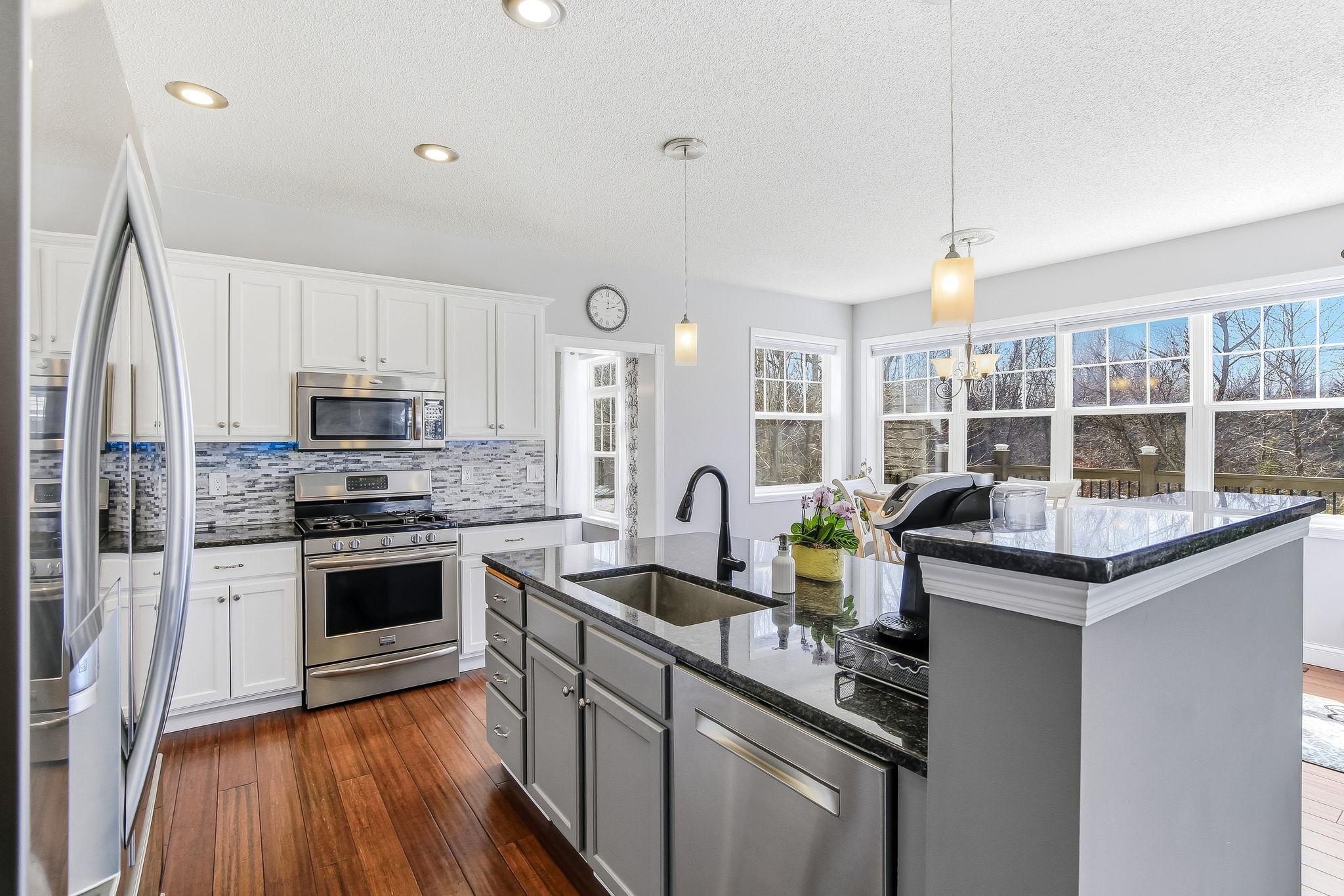 18883 95th Avenue North Maple Grove, MN 55311 - Photo 2 of 42