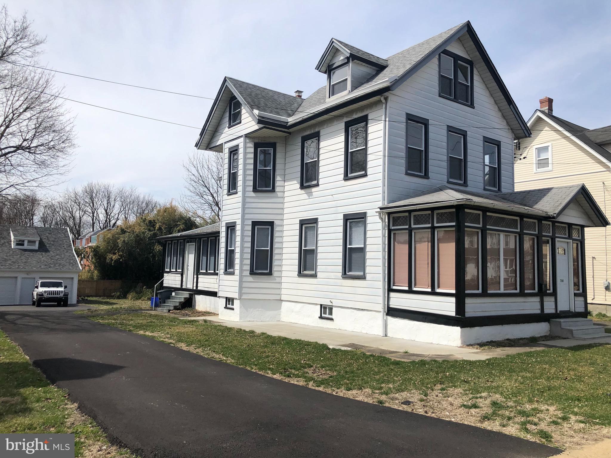 704 Byberry Road Philadelphia, PA 19116 - Photo 1 of 38
