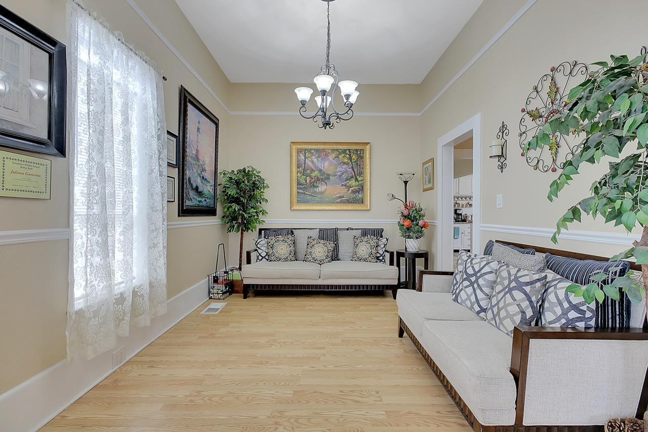 1408 Hazel Street Gridley, CA 95948 - Photo 38 of 60 a living room with furniture and a large window