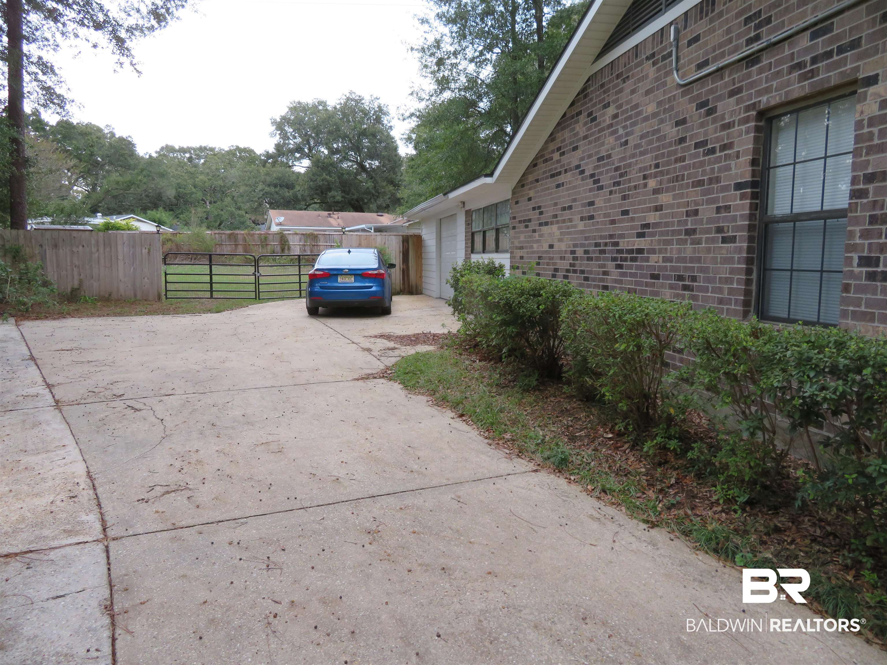 1605 Apex Court Mobile, AL 36693 - Photo 2 of 18