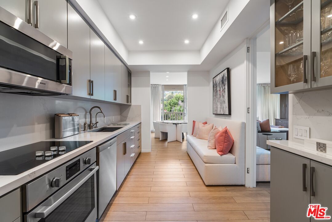 9255 Doheny Road, Unit 703 West Hollywood, CA 90069 - Photo 11 of 28