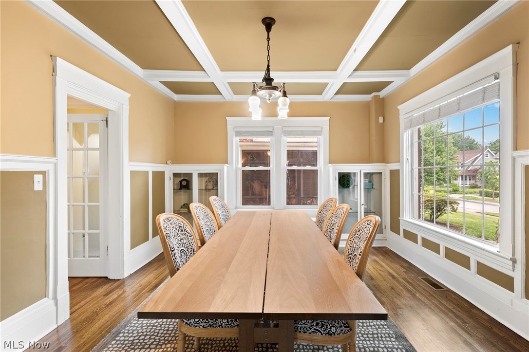 3024 East Overlook Road Cleveland, OH 44118 - Photo 8 of 48 Gallery Image 8