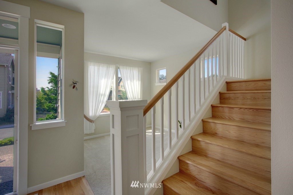 672 Lyons Avenue Northeast Renton, WA 98059 - Photo 8 of 15 Gallery Image 8