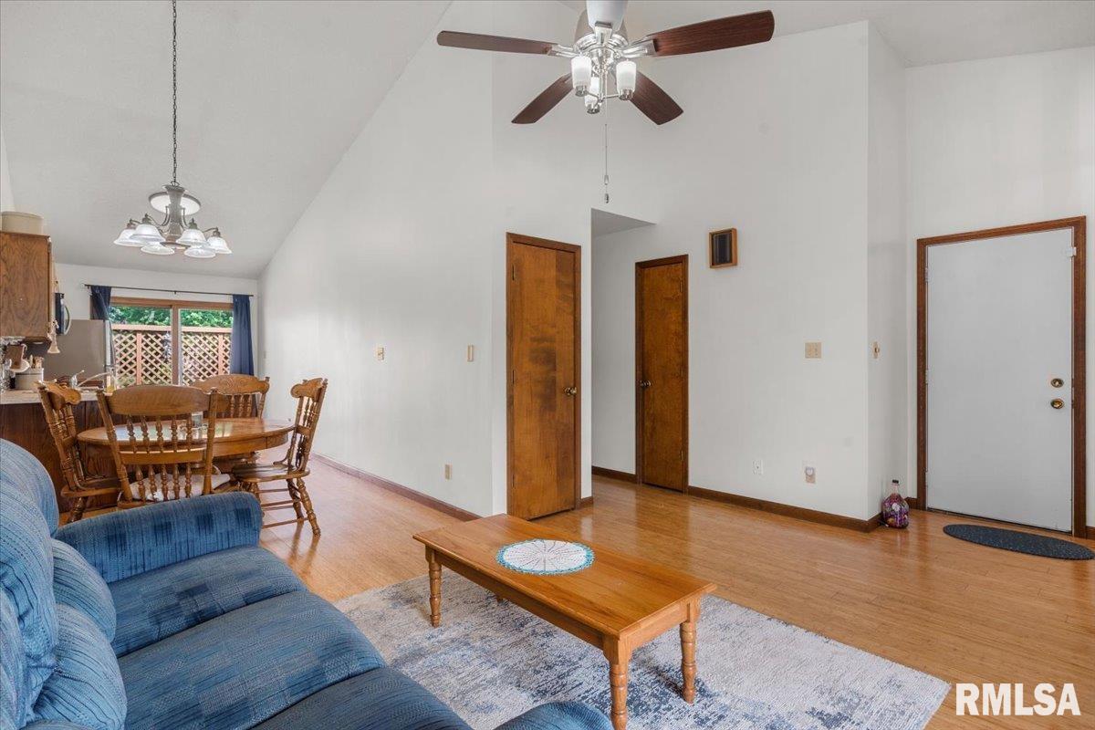 518 North Springfield Street Virden, IL 62690 - Photo 9 of 25