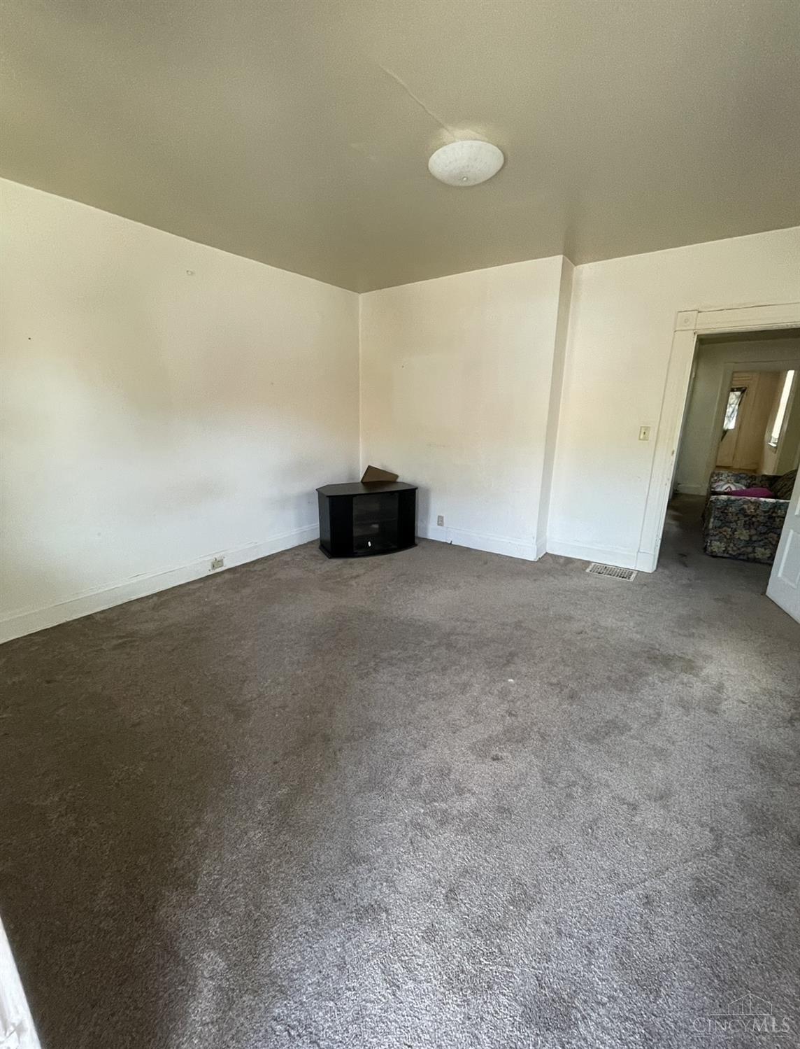 8803 Reading Road Cincinnati, OH 45215 - Photo 3 of 13 Gallery Image 3