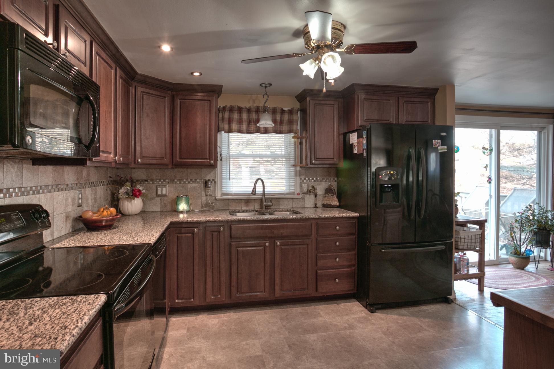 1003 Ebelhare Road Pottstown, PA 19465 - Photo 4 of 24
