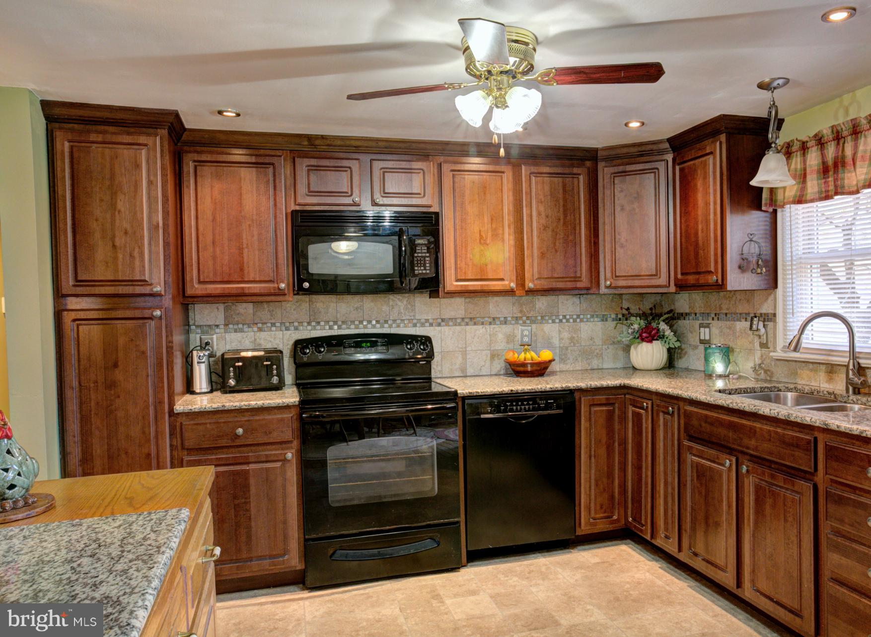 1003 Ebelhare Road Pottstown, PA 19465 - Photo 5 of 24