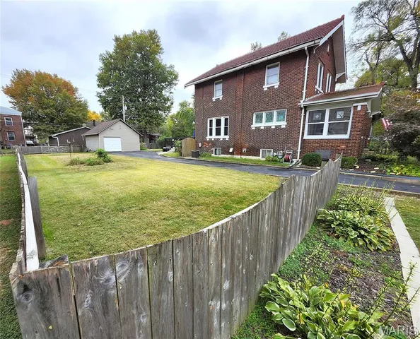 $95,000 | 2410 Delmar Avenue, Granite City, IL 62040