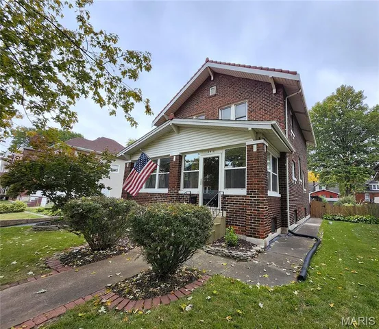 $95,000 | 2410 Delmar Avenue, Granite City, IL 62040
