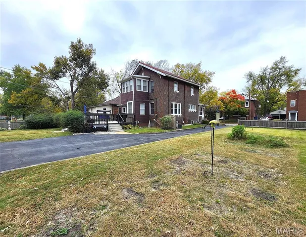 $95,000 | 2410 Delmar Avenue, Granite City, IL 62040
