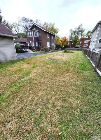 $95,000 | 2410 Delmar Avenue, Granite City, IL 62040