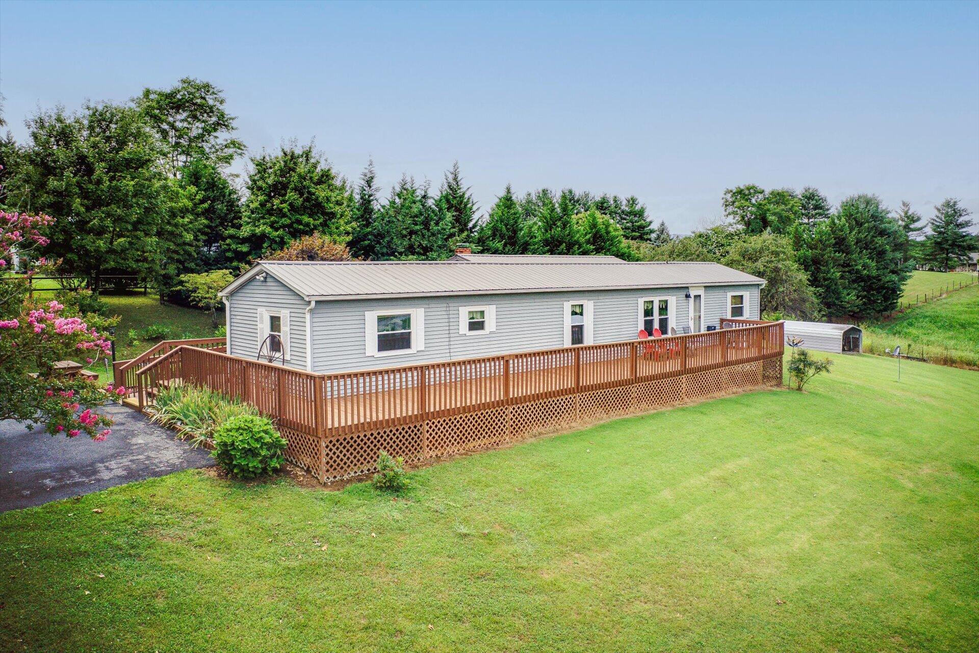 3290 Oak Ridge Road Fincastle, VA 24090 - Photo 3 of 35 02-0729202200133