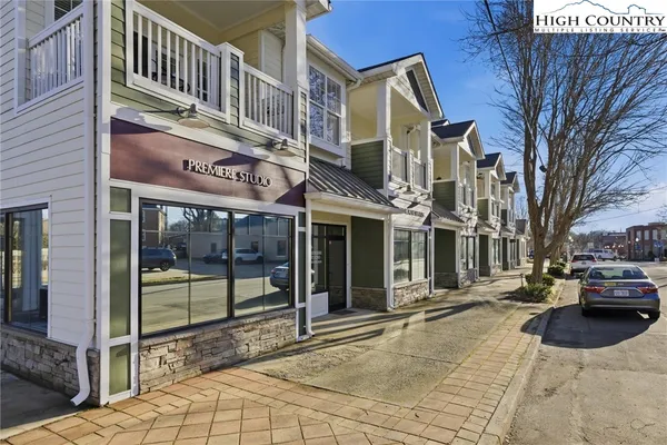 $299,900 | 406 East Union Street, Unit B, Morganton, NC 28655