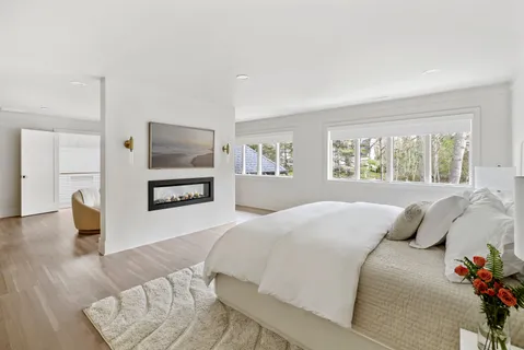 $3,395,000 | 25 White Oak Lane, Southampton, NY 11968