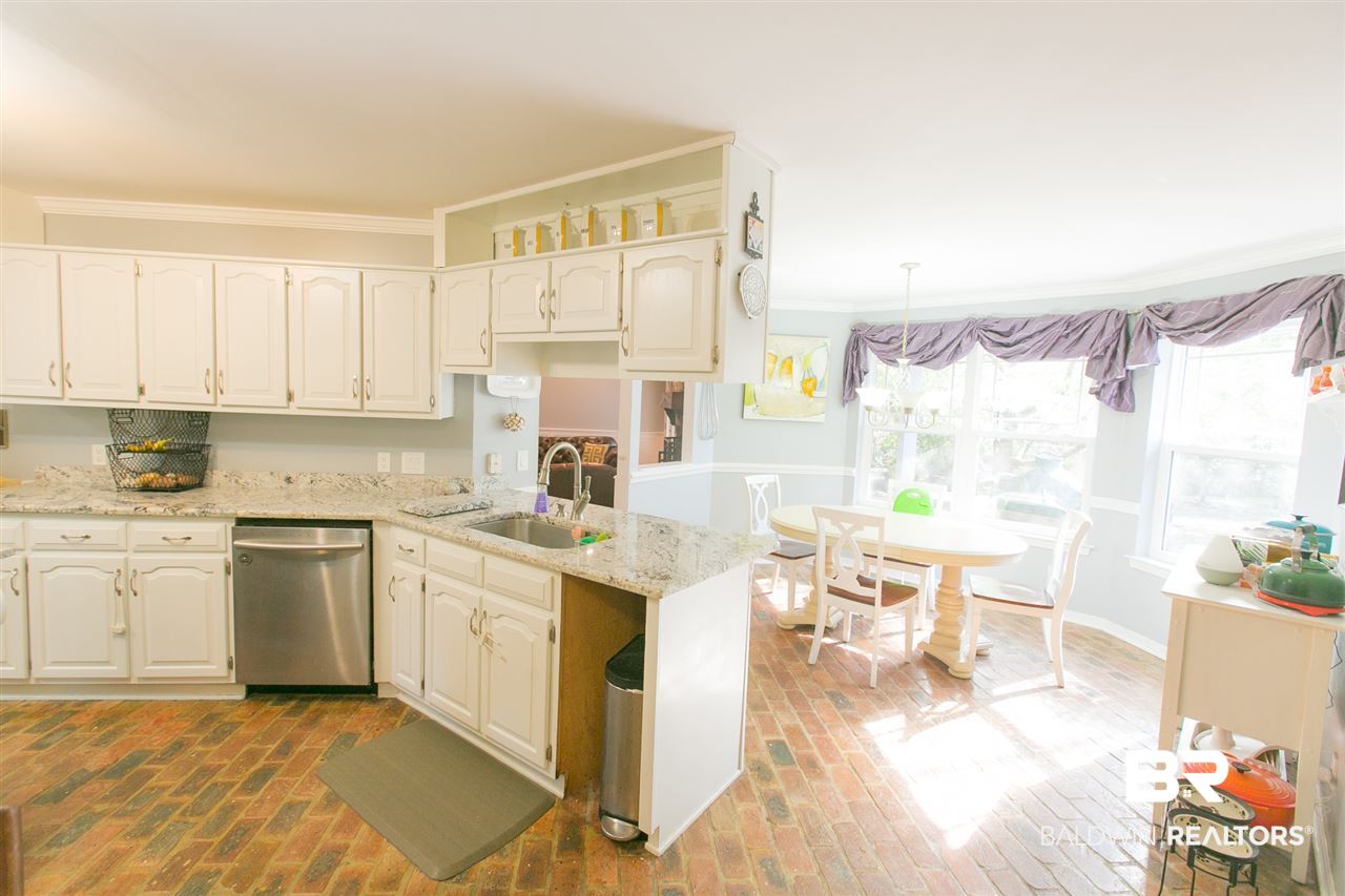 81 Caisson Trace Daphne, AL 36527 - Photo 11 of 40 Kitchen
