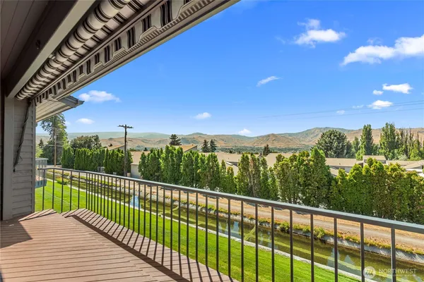 $599,900 | 351 19th Street Northeast, Unit 21, East Wenatchee, WA 98802