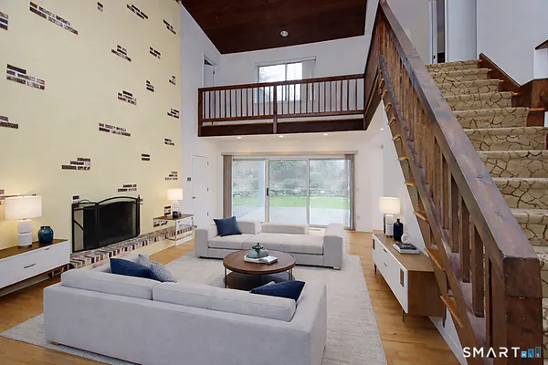 $995,000 | 78 Sturbridge Road, Easton, CT 06612