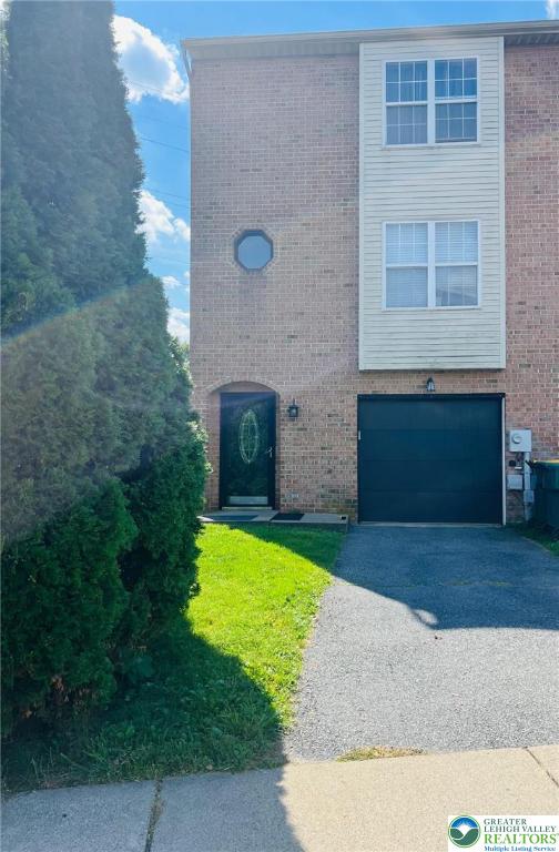 32 Corriere Road Easton, PA 18045 - Photo 1 of 14 a front view of a house with yard