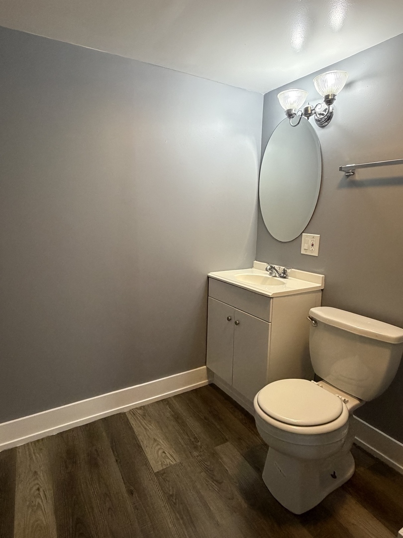 1024 South Wolf Road Des Plaines, IL 60016 - Photo 7 of 11 Gallery Image 7
