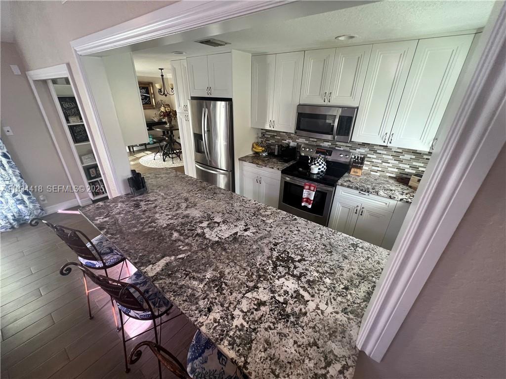 5068 Beechwood Road Delray Beach, FL 33484 - Photo 20 of 27