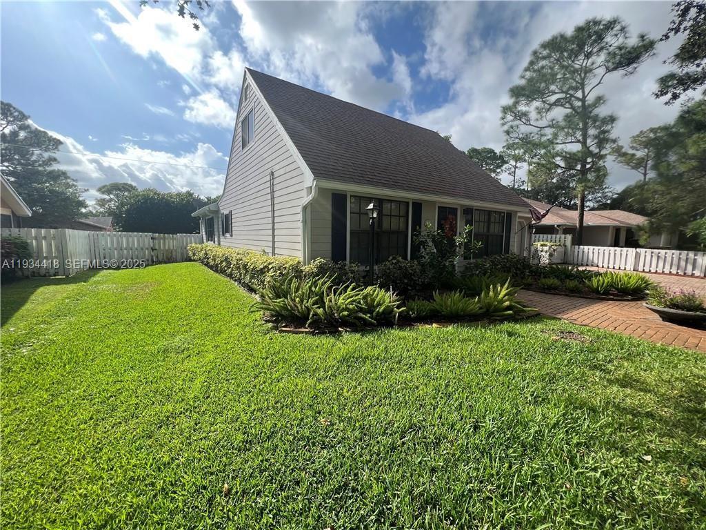 5068 Beechwood Road Delray Beach, FL 33484 - Photo 2 of 27