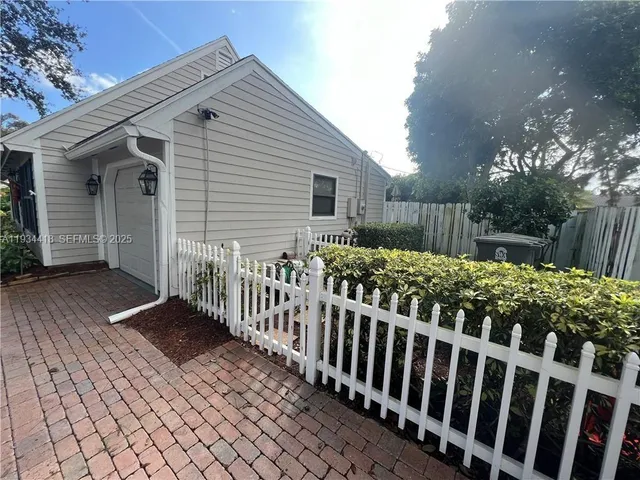 $4,200 | 5068 Beechwood Road, Delray Beach, FL 33484