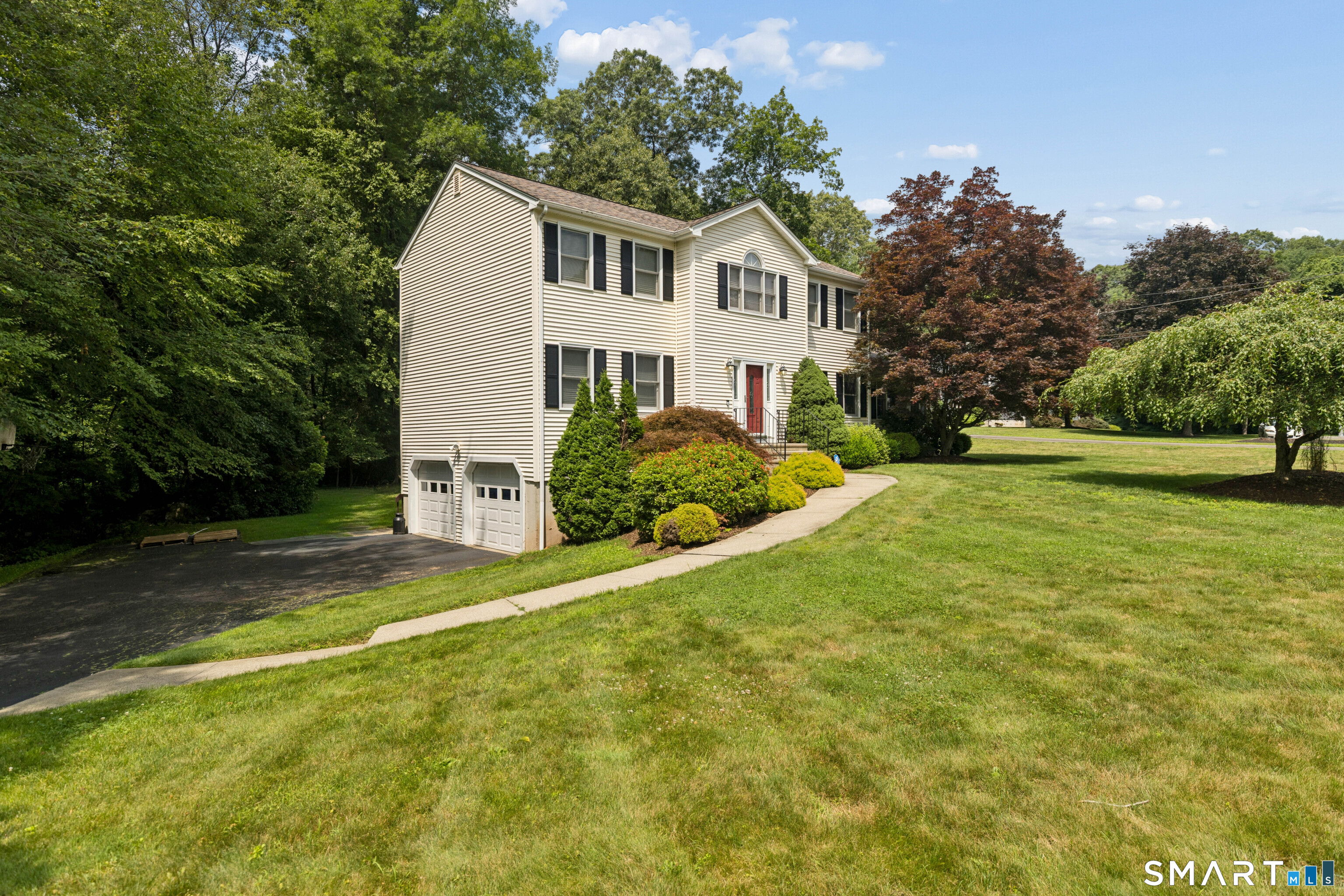 47 Autumn Ridge Road Shelton, CT 06484 - Photo 2 of 40