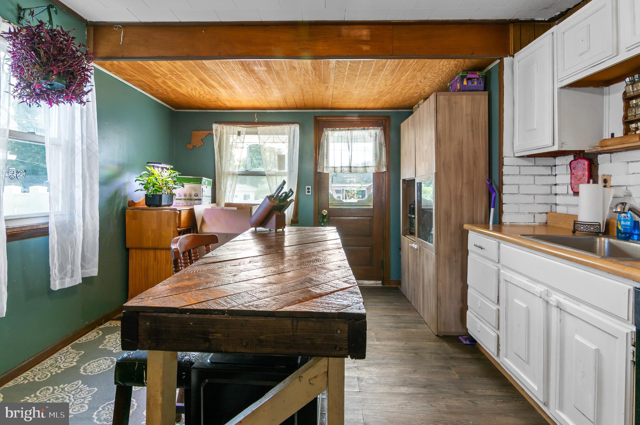 3 Compression Court Middle River, MD 21220 - Photo 7 of 27 a dining table chair with a rug
