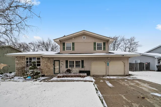 $369,900 | 540 Beck Road, Lindenhurst, IL 60046