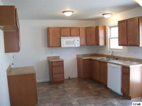 3169 Beaver Creek Road Adrian, MI 49221 - Photo 5 of 16 953342-4.JPG