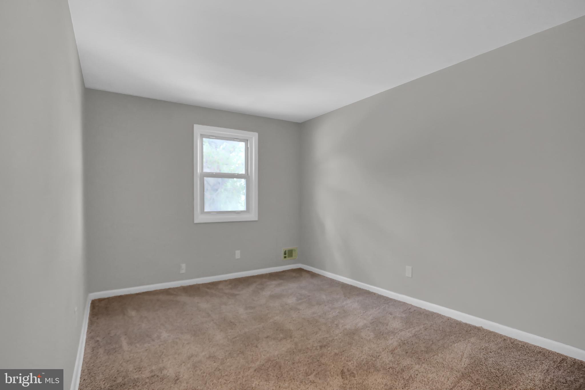 8228 North Boundary Road Baltimore, MD 21222 - Photo 10 of 19