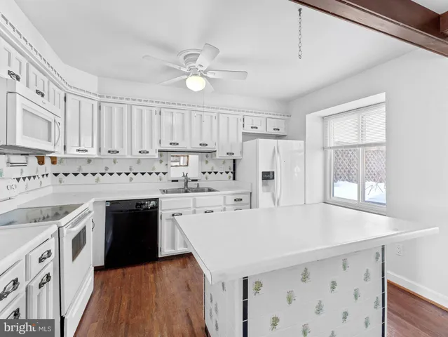 $509,000 | 25 Essex Place, Newtown, PA 18940