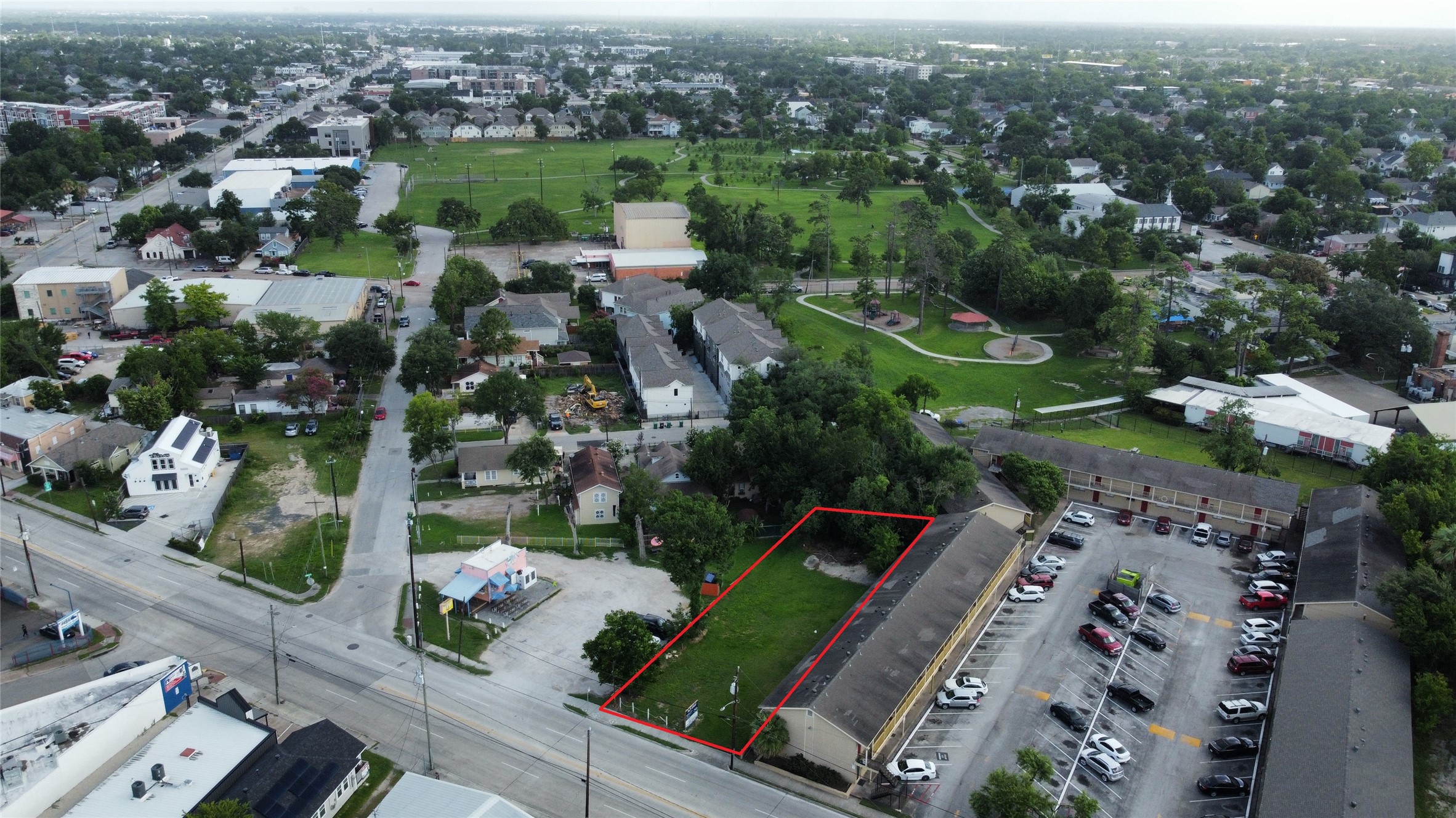 4514 North Main Street Houston, TX 77009 - Photo 9 of 15 drone view