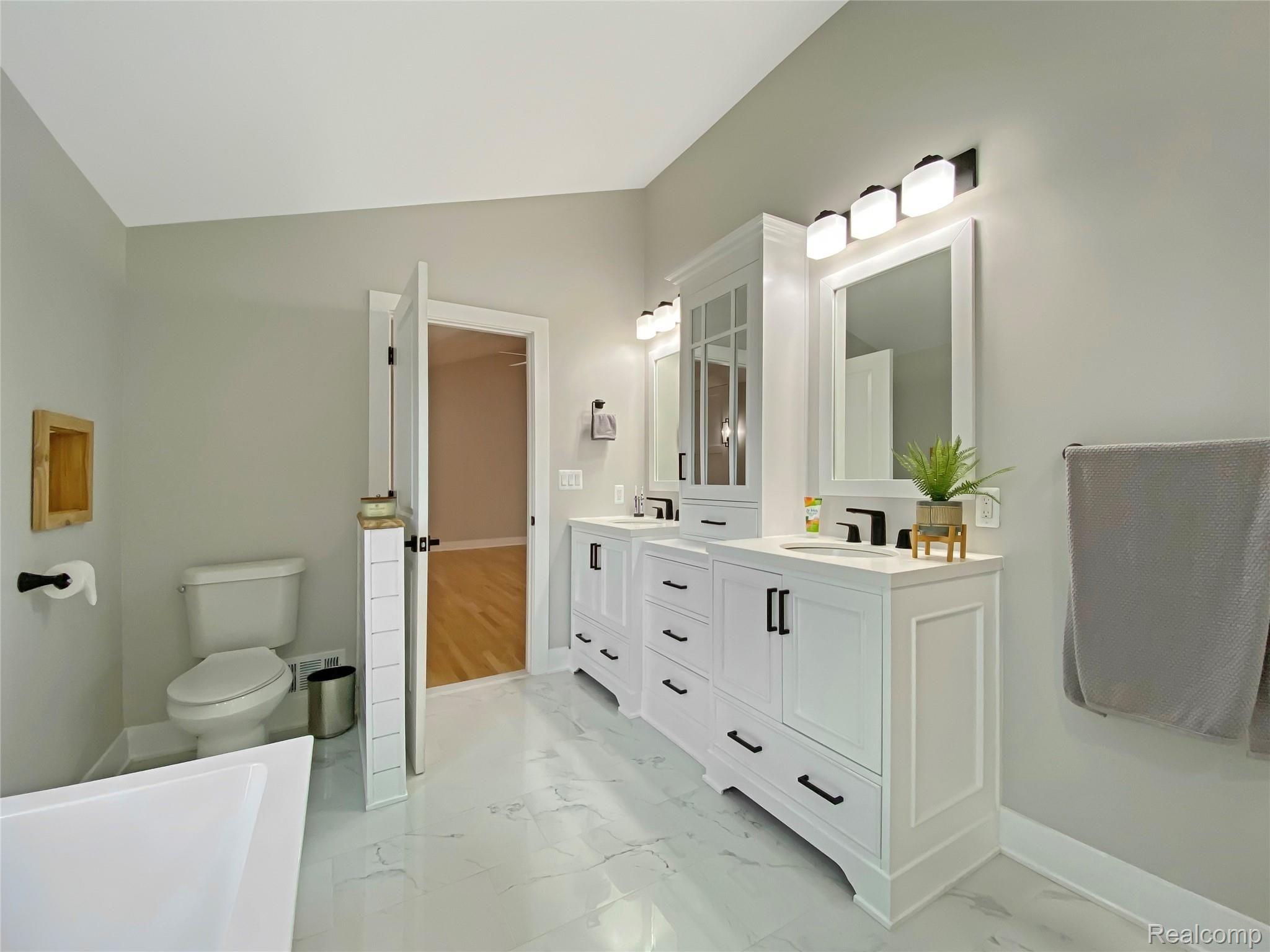 821 Canterbury Road Grosse Pointe, MI 48236 - Photo 46 of 83 IMG_7934.jpg